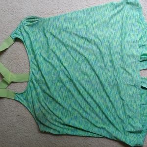 Livi Active size 26 / 28 workout shirt